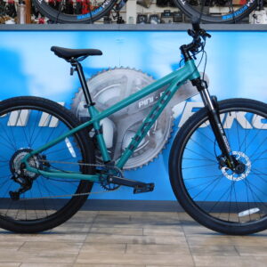 Bicicleta Haro Flightline / Transmisión Shimano Essa 8v