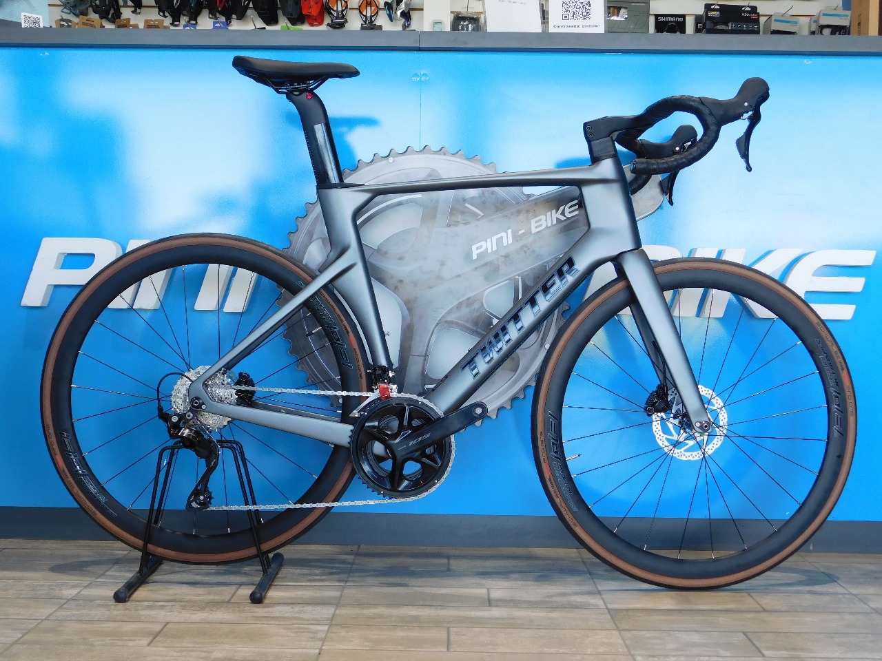 Bicicleta Twitter R10 PRO/ Transmisión Shimano 105 R7100 24 speed